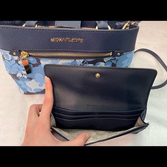 Michael Kors Blue Purse and Wallet - Picture 10 of 11